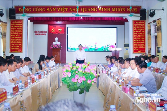 Đồng chí Hoàng Nghĩa Hiếu làm việc với 8 xã vùng đồng bằng và ven biển