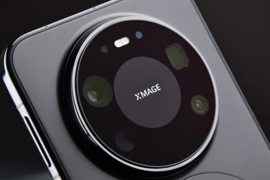Rò rỉ cấu hình Huawei Mate 90 Pro Max: Camera tiềm vọng kép và pin 7,000mAh