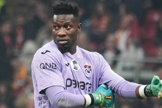 Cánh cửa Man United đóng sập với Andre Onana khi Senne Lammens tỏa sáng