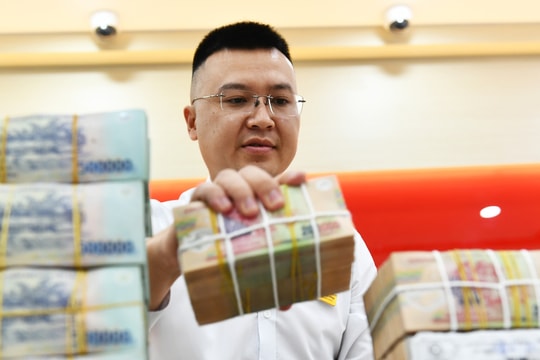 Lãi suất ngân hàng hôm nay: ACB giảm mạnh kỳ hạn 6-12 tháng