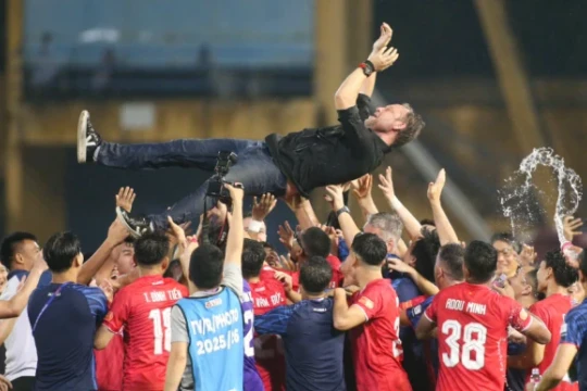 CLB Công an Hà Nội thống trị V.League: Kỷ lục vô tiền khoáng hậu và nỗi lo châu lục