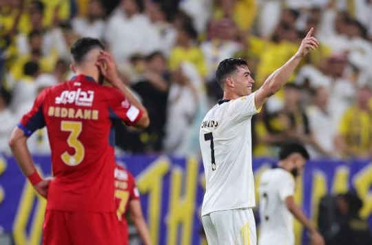 Ronaldo lập cú đúp siêu phẩm, Al Nassr đăng quang Saudi Pro League sau 6 năm chờ đợi