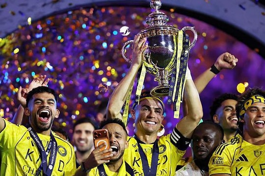 Cristiano Ronaldo vô địch Saudi Pro League: Kẻ chinh phục và mảnh ghép Sporting Lisbon