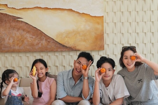 Con gái út nhà Khánh Thi và Phan Hiển gây chú ý với vẻ ngoài xinh xắn