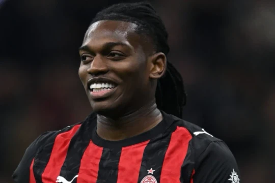 MU chiếm ưu thế chiêu mộ Rafael Leao, Chelsea muốn đưa Thiago Silva trở lại