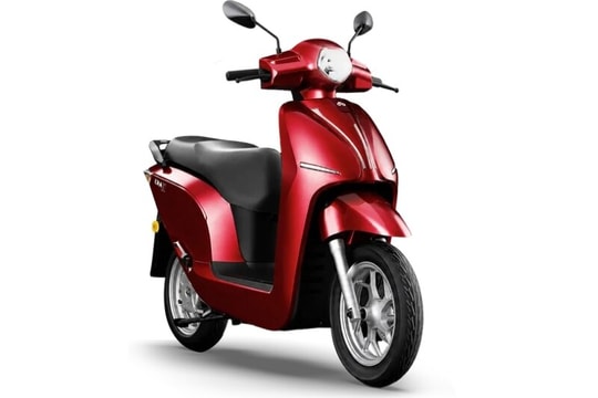 Dat Bike Era E1 và E2: Xe máy điện Việt sở hữu cốp 50 lít và công nghệ sạc nhanh