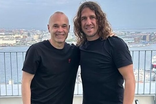 Andres Iniesta và dàn huyền thoại La Liga sắp đến TP.HCM so tài cùng Công Vinh