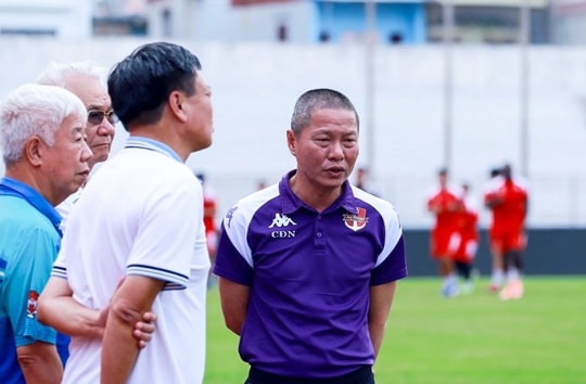 CLB Ninh Bình thay 4 huấn luyện viên một mùa: Nghịch lý giữa tiền bạc và sự ổn định