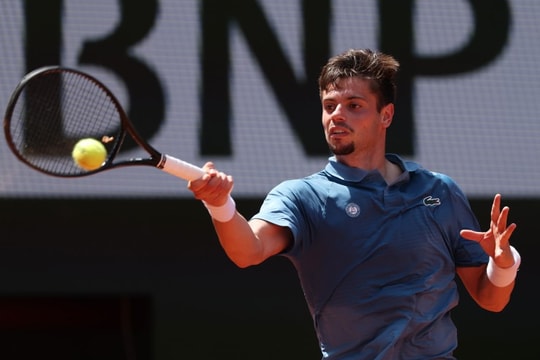 Sự cố hy hữu của Arthur Fea tại Roland Garros và tin thể thao sáng 25/5