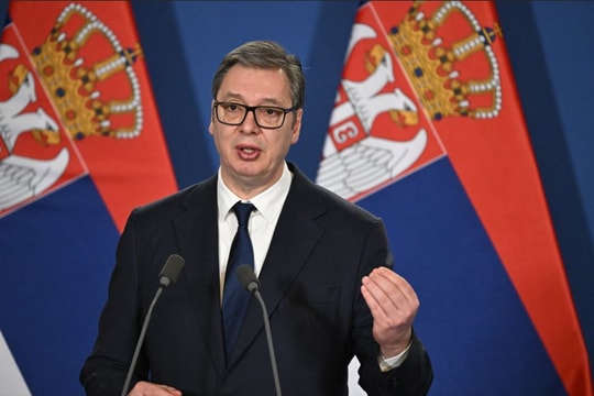 Tổng thống Serbia Vucic đề cập khả năng từ chức sớm