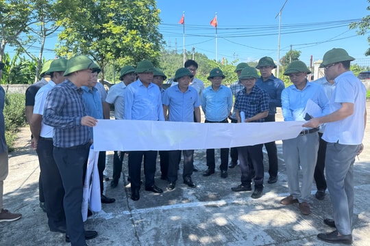 Phó Chủ tịch UBND tỉnh Hoàng Phú Hiền kiểm tra công tác giải phóng mặt bằng Dự án cao tốc Vinh - Thanh Thủy