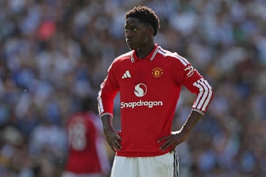 MU giữ chân Kobbie Mainoo: Nền tảng cho đế chế mới của Michael Carrick