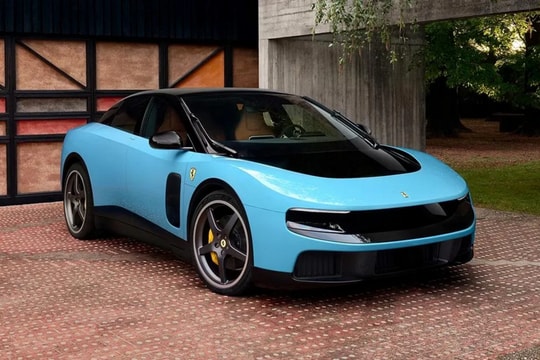 Ferrari Luce: Siêu xe điện đầu tiên được thiết kế bởi huyền thoại Apple Jony Ive