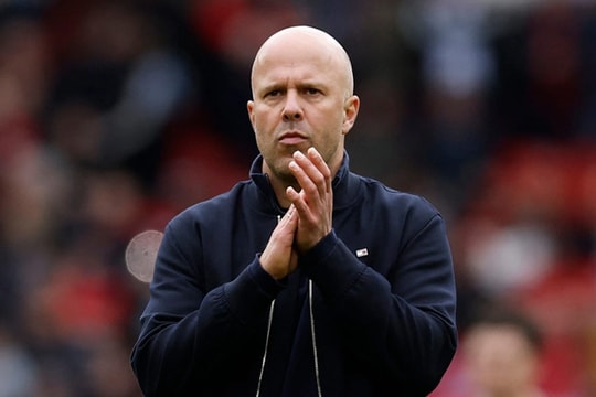 Arne Slot hoàn tất bộ sậu tại Liverpool: Tối hậu thư cho kỷ nguyên mới tại Anfield