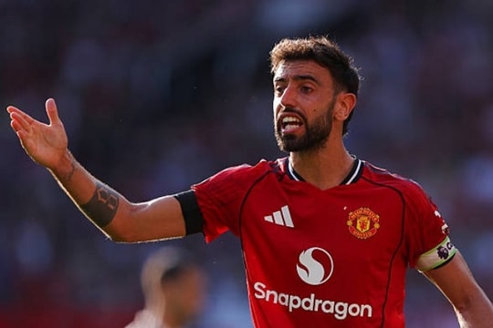 Bruno Fernandes thiết lập kỷ lục kiến tạo vô tiền khoáng hậu, đưa MU trở lại Champions League