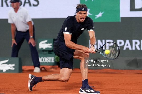 Alexander Zverev phô diễn sức mạnh tại Roland Garros sau chiến thắng 3-0 trước Tomas Machac