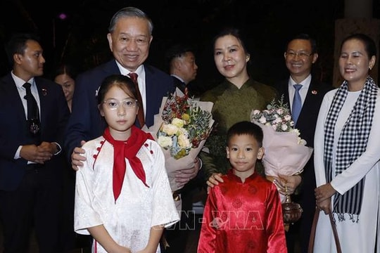 Tổng Bí thư, Chủ tịch nước Tô Lâm và Phu nhân bắt đầu thăm cấp Nhà nước Cộng hòa Singapore