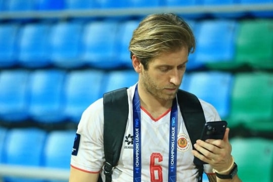Stefan Mauk đối đầu đội bóng cũ Adelaide United tại play-off cúp C1 châu Á