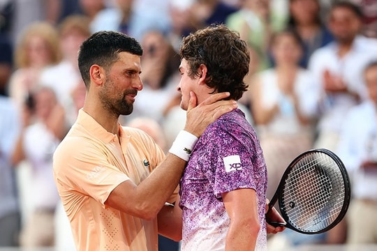 Djokovic vỡ mộng Grand Slam thứ 25 sau màn ngược dòng kinh điển của Joao Fonseca tại Roland Garros