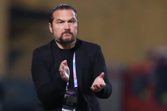 HLV Velizar Popov tuyên bố rời V-League vĩnh viễn sau trận hòa của Thể Công Viettel