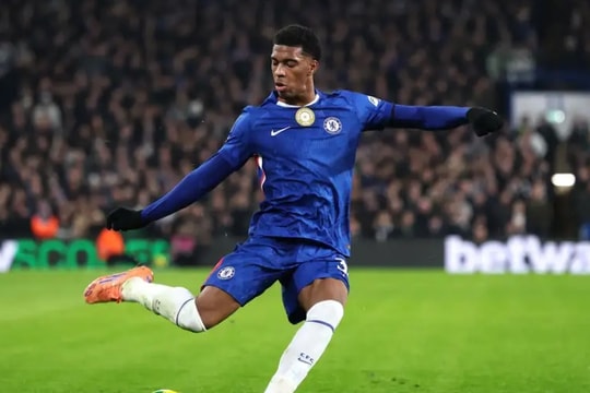 Xabi Alonso xác lập Josh Acheampong là tương lai không thể chạm tới của Chelsea