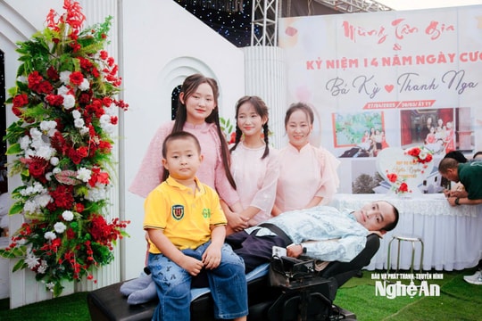 Nghị lực phi thường của "người gỗ" Nguyễn Bá Kỳ