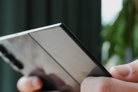 Samsung Galaxy Z Fold8 lộ diện: Trọng lượng chỉ 201 gram và pin 4,800mAh