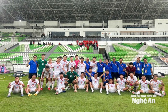 Sao trẻ SLNA ghi bàn, U19 Việt Nam thắng đậm U19 Myanmar 5-0
