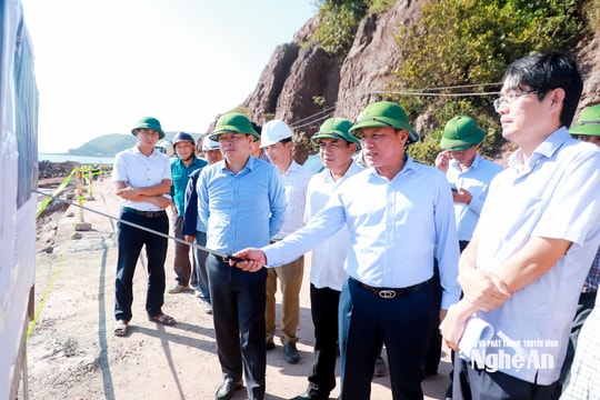 Phó Chủ tịch UBND tỉnh Nghệ An Hoàng Phú Hiền kiểm tra tiến độ thi công, giải ngân vốn 9 dự án giao thông