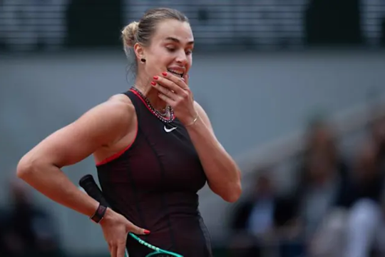 Sabalenka thua sốc tại Roland Garros 2026, tuyên bố muốn bỏ tennis