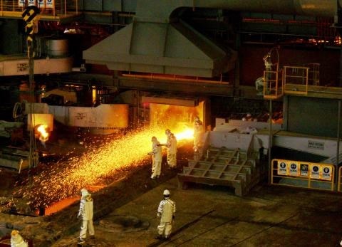 Giá quặng sắt giảm xuống 101,75 USD mỗi tấn khi nhu cầu tại Trung Quốc suy yếu