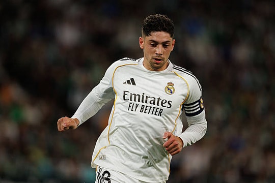 Man City sẵn sàng chi 90 triệu euro chiêu mộ Federico Valverde từ Real Madrid