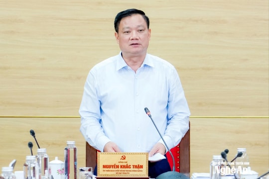 Bí thư Tỉnh ủy Nguyễn Khắc Thận chủ trì phiên họp Thường trực Tỉnh ủy