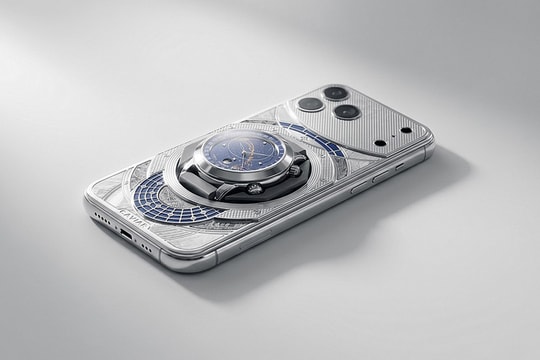 Caviar ra mắt iPhone 17 Pro Max Masters of Time tích hợp đồng hồ Thụy Sĩ giá 5.6 tỷ đồng