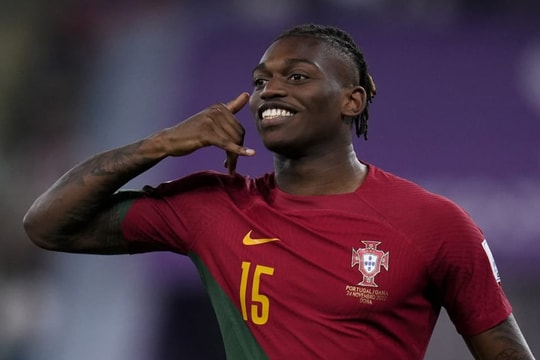 MU đàm phán chiêu mộ Rafael Leao, Chelsea chiếm ưu thế vụ Dusan Vlahovic