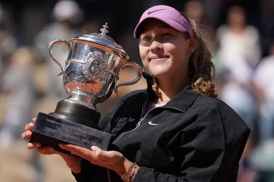 Mirra Andreeva vô địch Roland Garros: Kế tục Sharapova và kỷ lục lịch sử tuổi teen