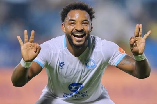Nguyễn Xuân Son lập hat-trick đẳng cấp dập tan hoài nghi của báo giới khu vực