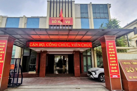 Công khai SĐT đường dây nóng, địa chỉ thư điện tử tiếp nhận kiến nghị, phản ánh của tổ chức, công dân