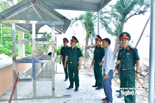 Chỉ huy trưởng Bộ Chỉ huy Quân sự tỉnh kiểm tra kết quả thực hiện nhiệm vụ quân sự, quốc phòng