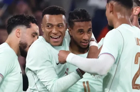 Michael Olise lập hat-trick, tuyển Pháp tìm thấy chủ nhân tương lai của Quả bóng vàng