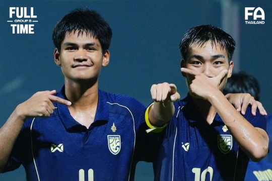 U19 Thái Lan thắng nghẹt thở Malaysia 3-2: Cánh cửa bán kết mở rộng cho U19 Việt Nam