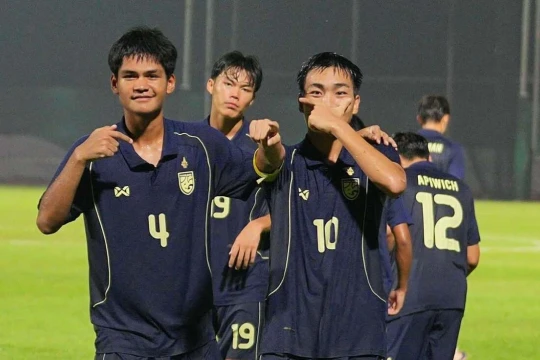 U19 Thái Lan hạ Malaysia 3-2: Voi chiến thắp lại hy vọng đi tiếp cho U19 Việt Nam
