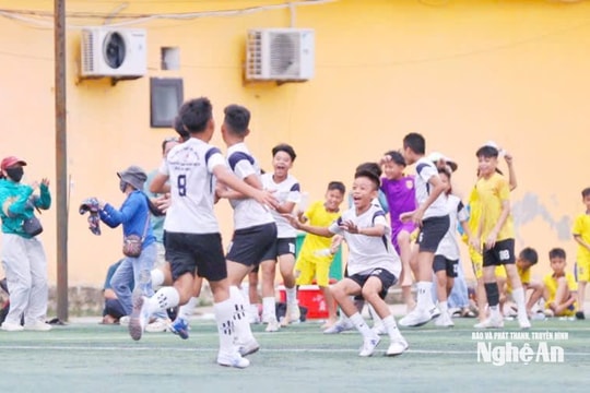Sân Thiếu niên sáng 9/6: Tam Hợp, Thành Vinh sớm giành vé vào tứ kết