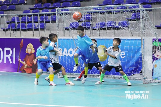 Nhi đồng Vinh Phú, Quan Thành, Hưng Nguyên, Con Cuông, Đô Lương và Đông Hiếu cầm vé vào vòng 1/16