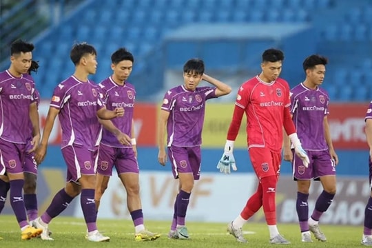 Becamex TP.HCM xuống hạng V-League: Sự sụp đổ của một đế chế và hồi chuông báo động