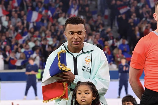 World Cup 2026: Kylian Mbappe và sứ mệnh biến tiếng la ó thành vinh quang