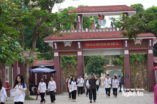 Công bố điểm thi tốt nghiệp THPT năm 2026: Nghệ An có 604 điểm 10
