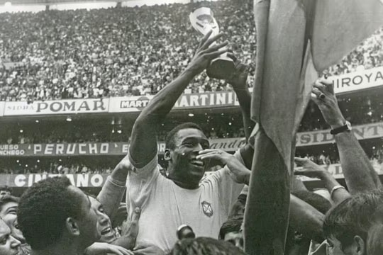 Top 10 huyền thoại World Cup vĩ đại nhất: Pele thống trị, Lionel Messi xếp sau 3 vĩ nhân