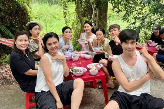 Vân Trang và Thanh Hiền cùng tái xuất trong phim Như hạt mưa sa sau khi sinh con