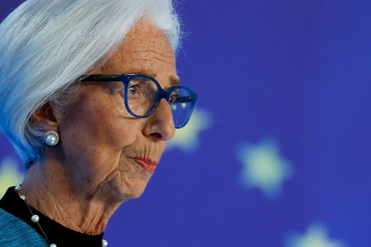 ECB nâng lãi suất lần đầu sau hai năm lên 2,25% nhằm kiềm chế lạm phát